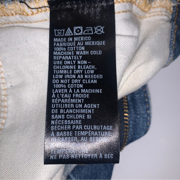 BDG Mid Rise Cheeky Distressed Denim Cut Off Jean Shorts Size 28 - Picture 8 of 8